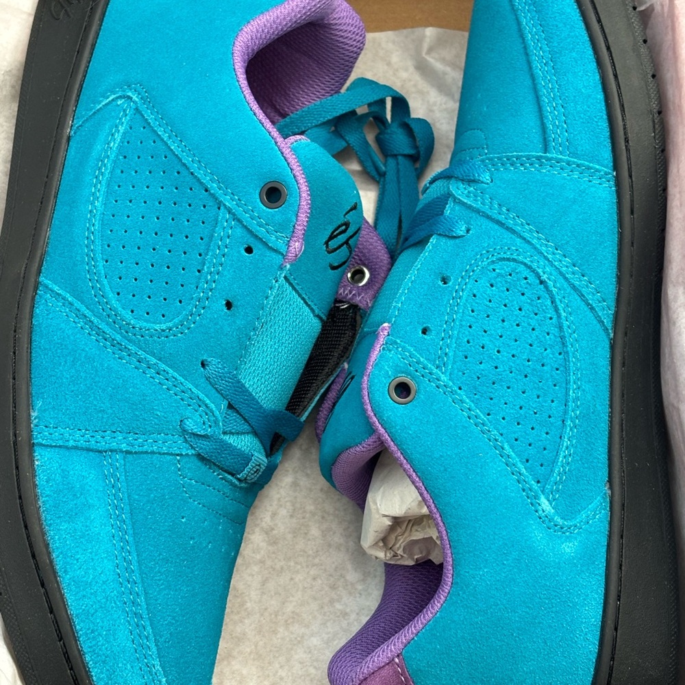 Vibrant Blue and Purple Sneakers Es brand Men’s 9.5
